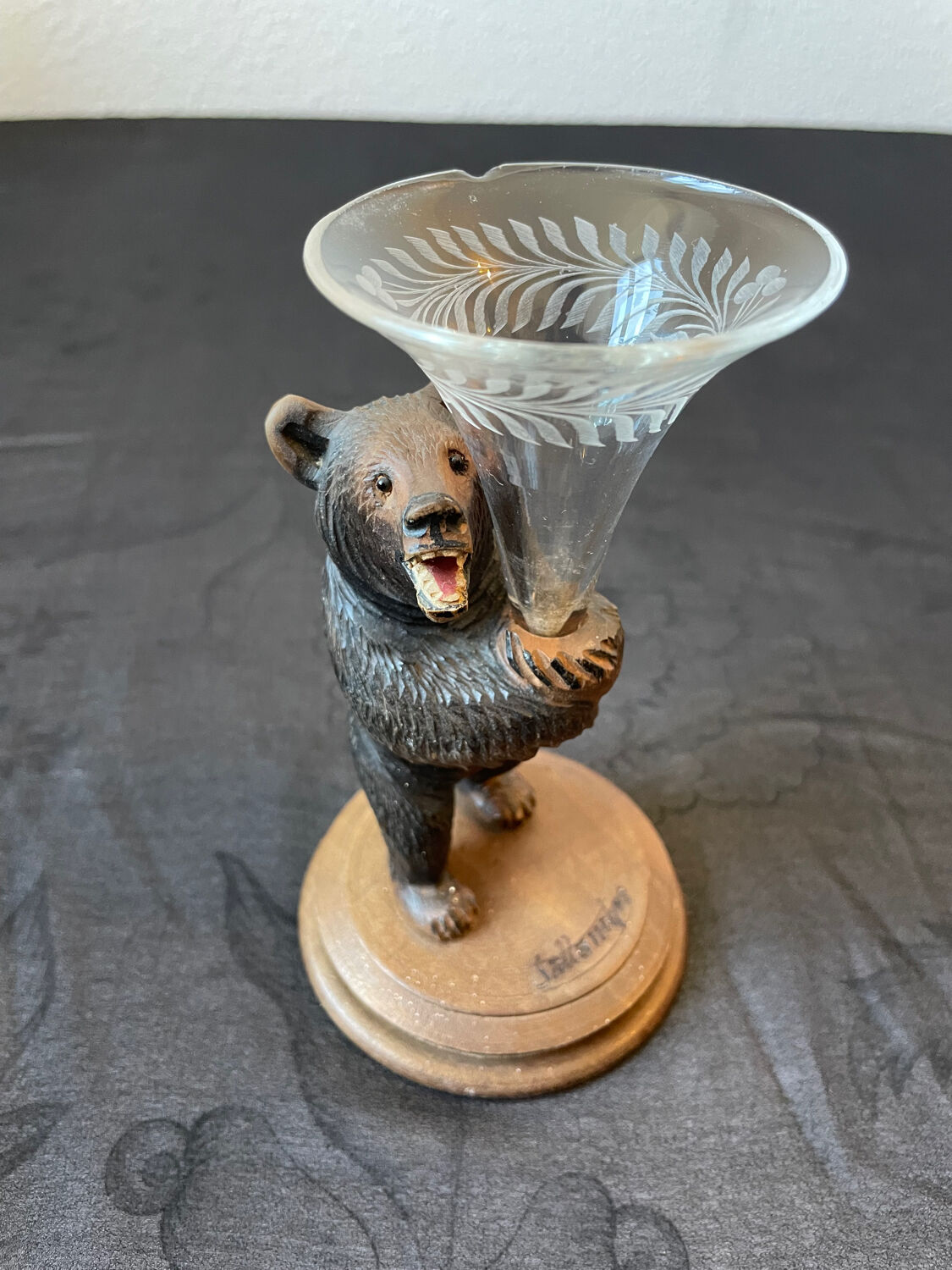 Carved wooden bear vase with black forest crystal soliflore Sallanches 19th century