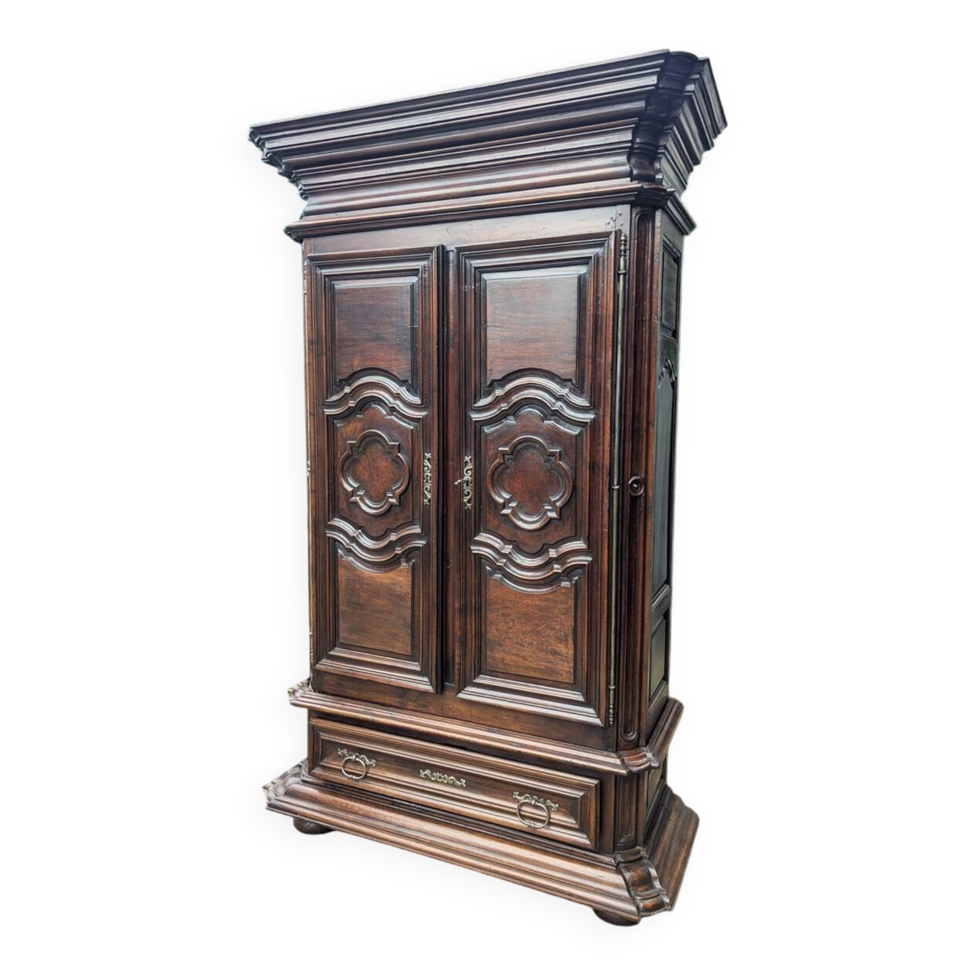 Wardrobe from the Périgord castle. Louis XIV period