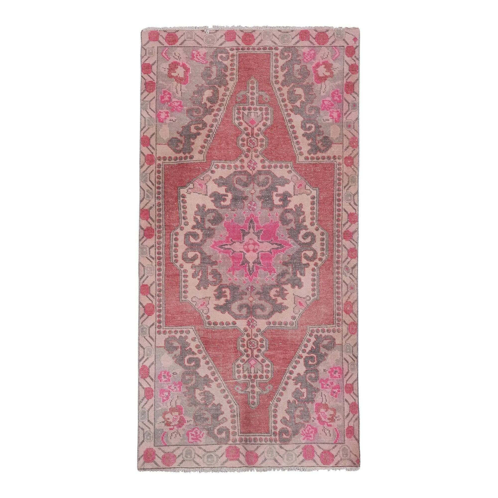 Vintage handmade Turkish rug 119x231 cm