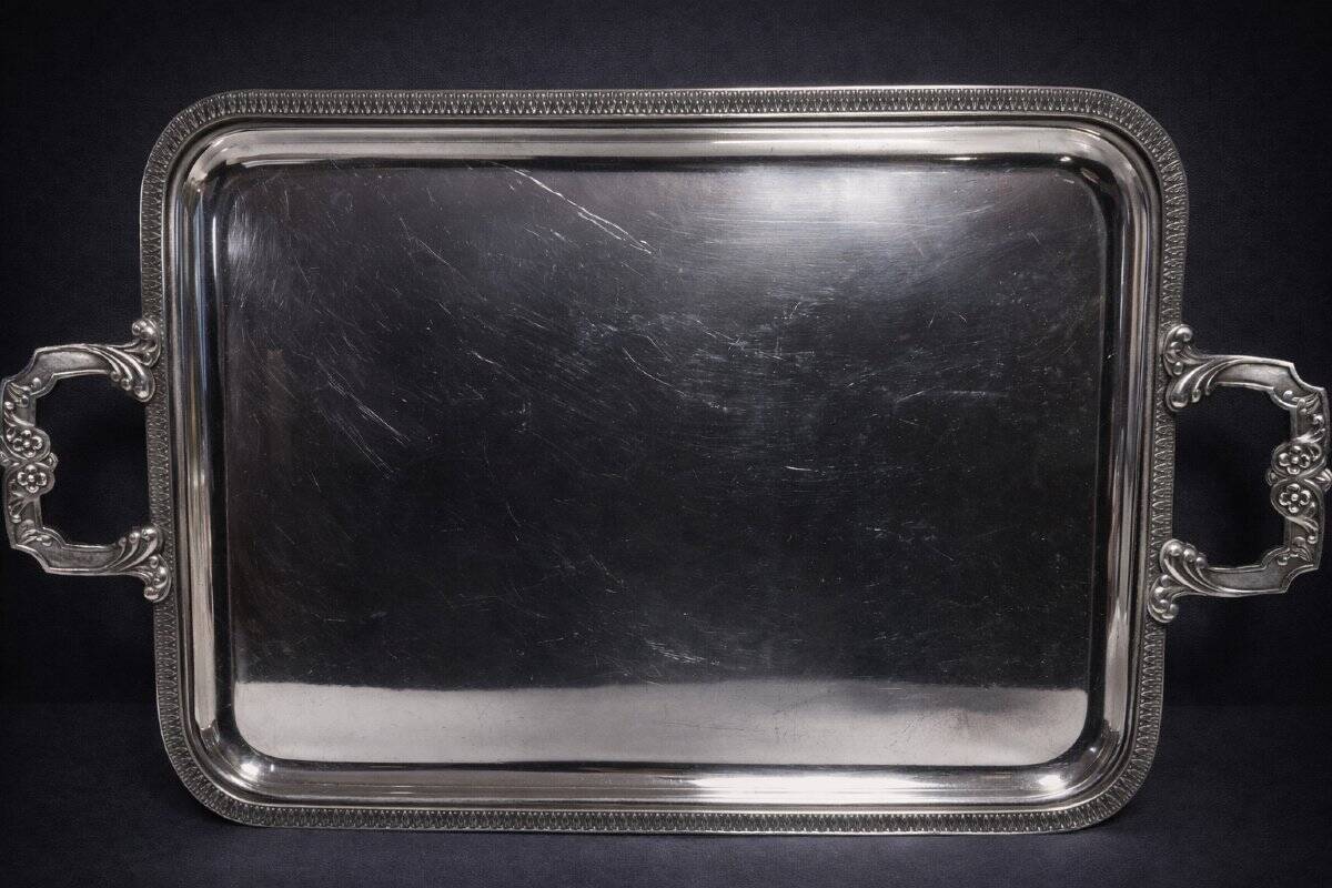 Antique silver-plated service tray – Classic style