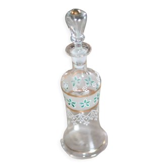 Carafe à liqueur en verre émaillé au décor de fleurs Legras Montjoye, 1899-1900