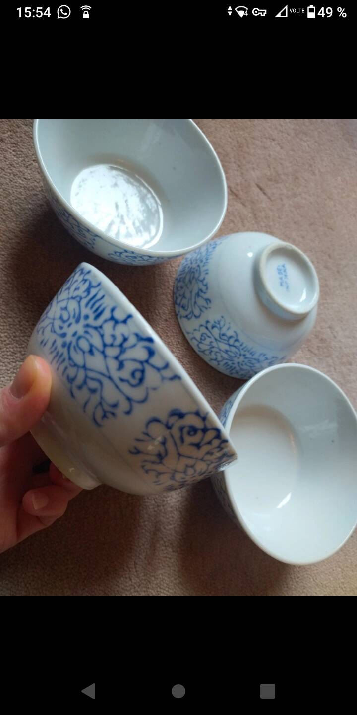 4 bowls in white and blue Chinese porcelain
