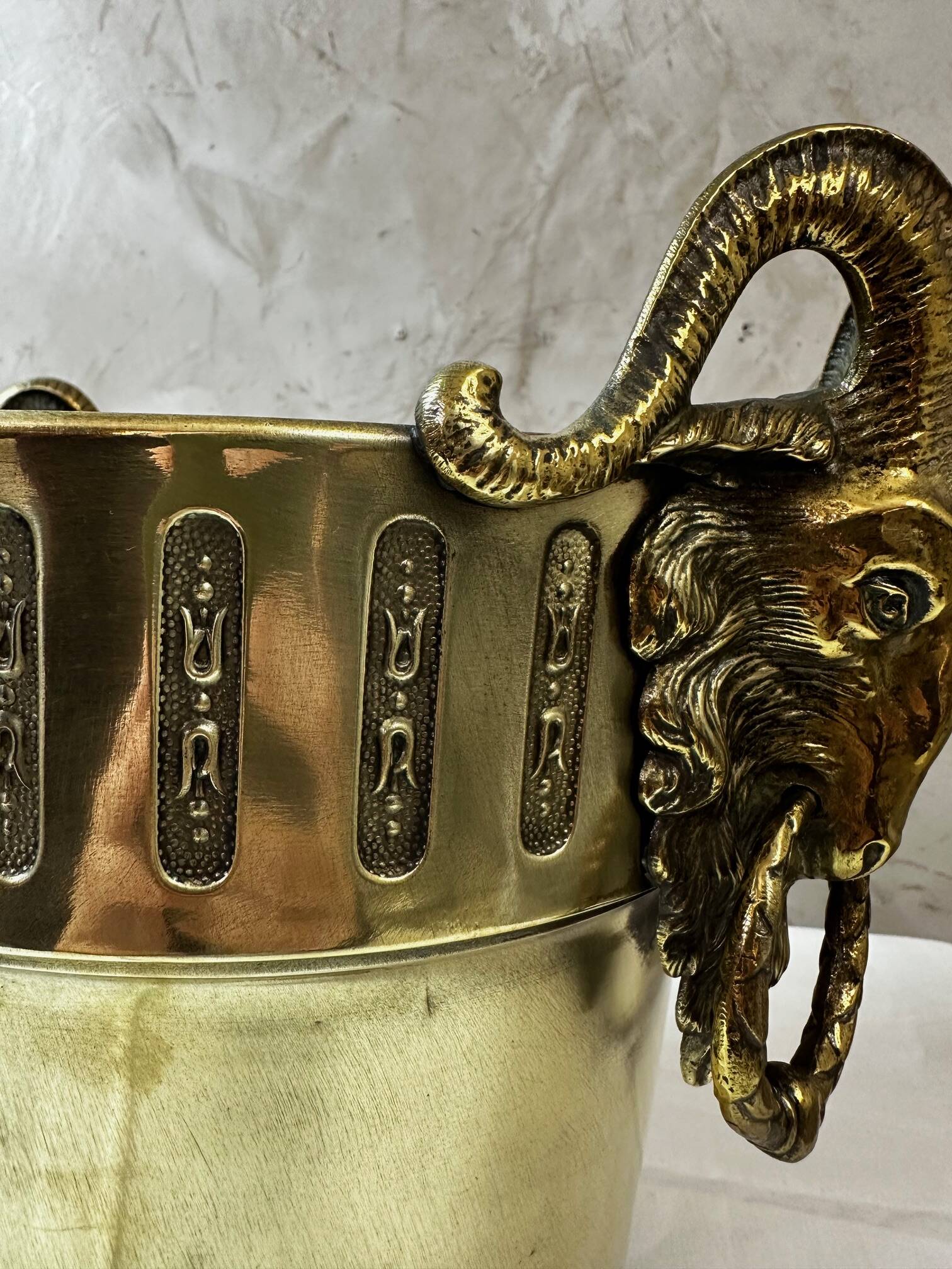 Aries champagne bucket