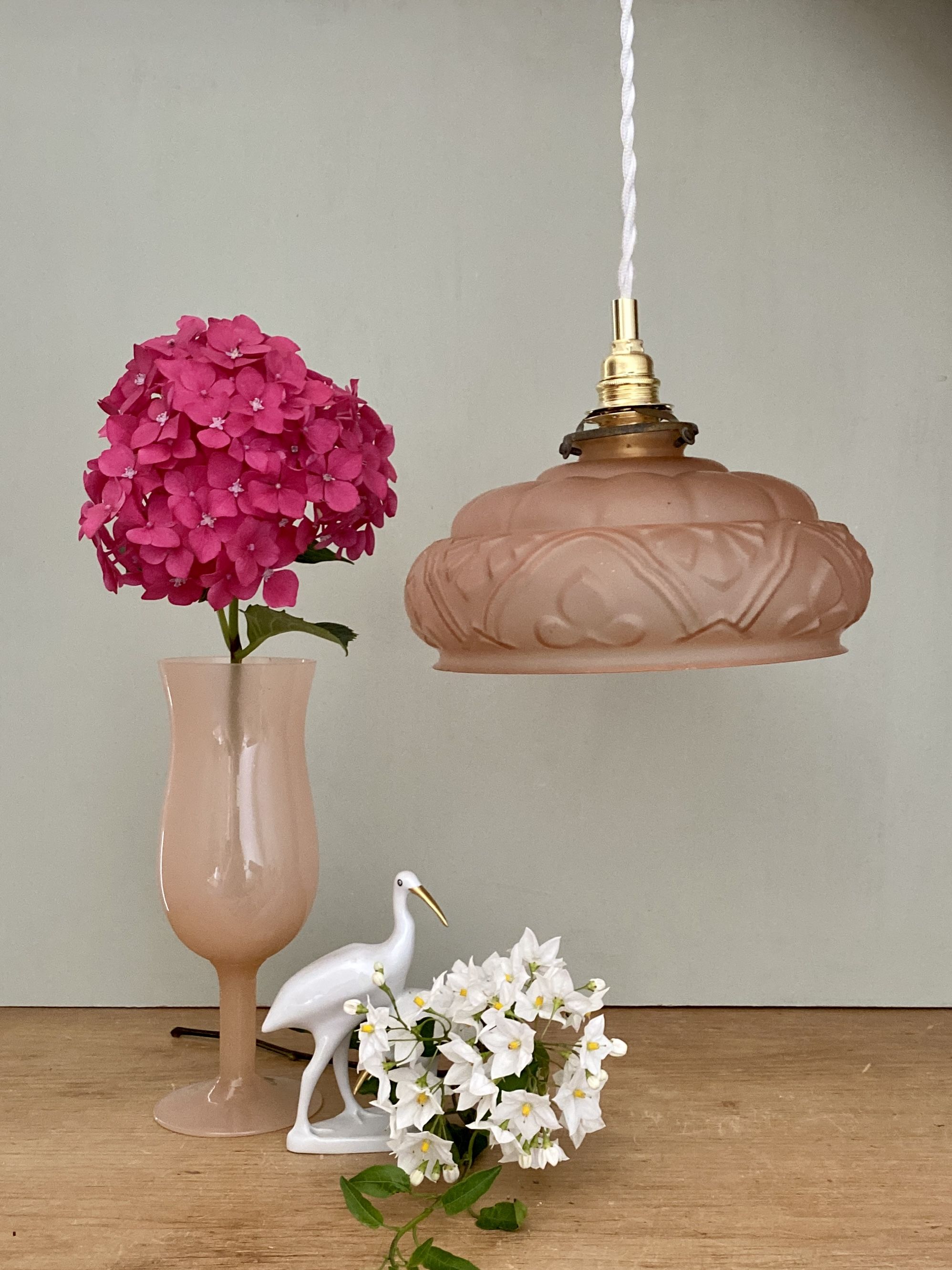 Suspension lampshade vintage art deco in pink frosted glass