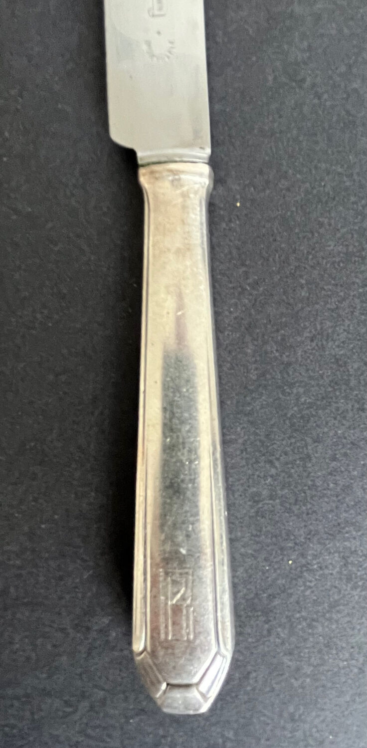 Set of 12 Wiskemann knives