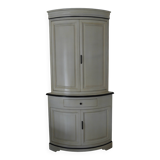 Corner cabinet