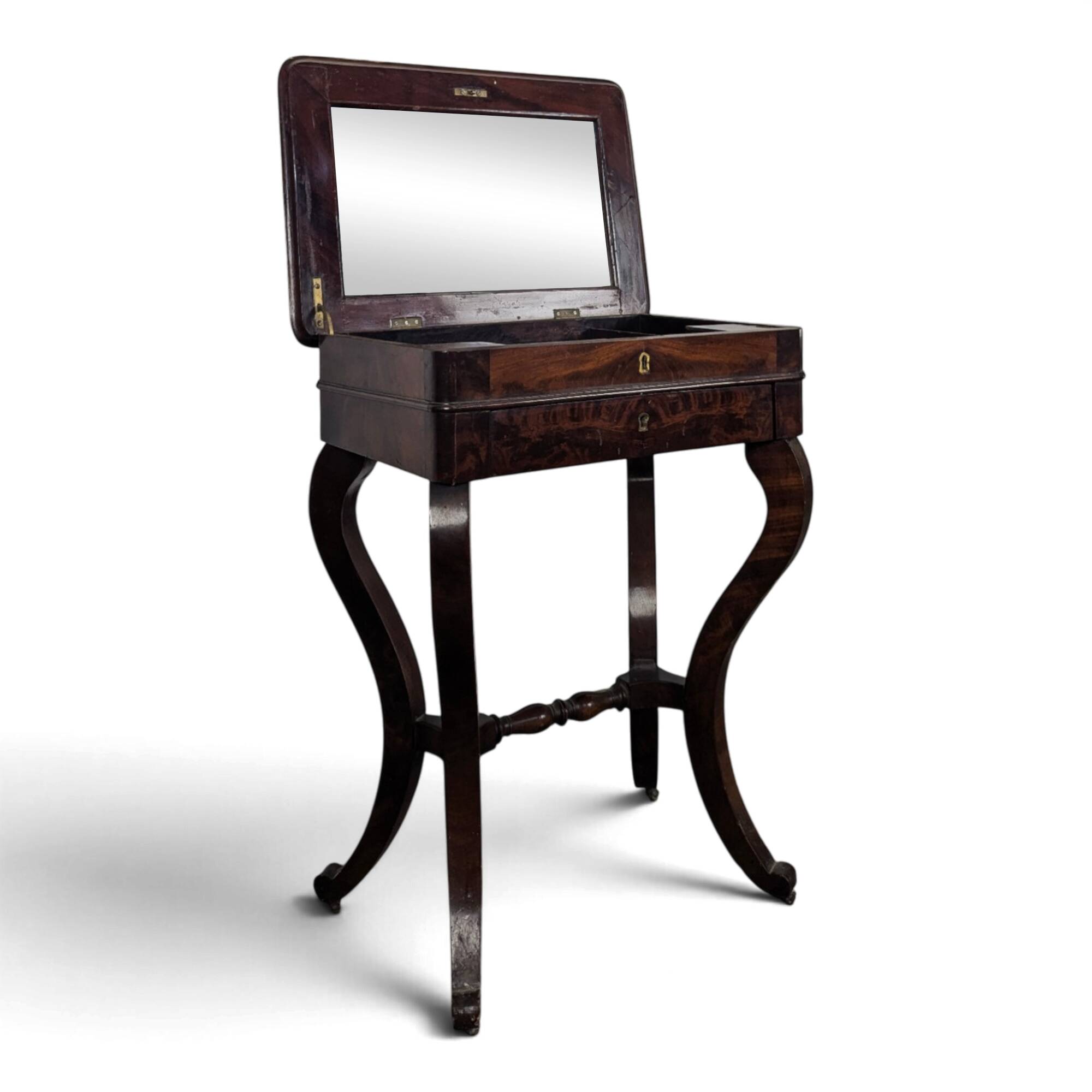 Coiffeuse Louis-Philippe en acajou à miroir relevable