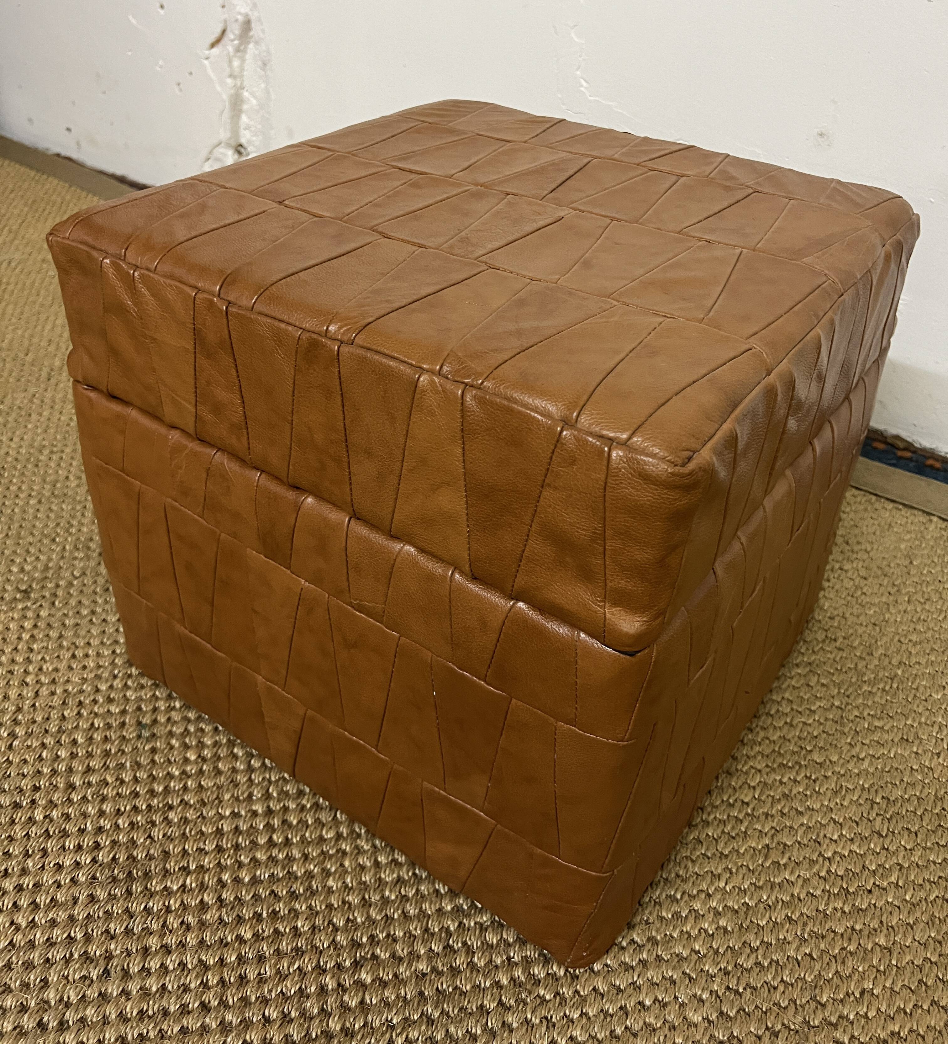 Vintage Sede leather pouf with chest