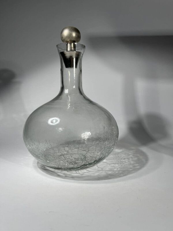 carafe vintage en verre craquelé avec bouchon métal