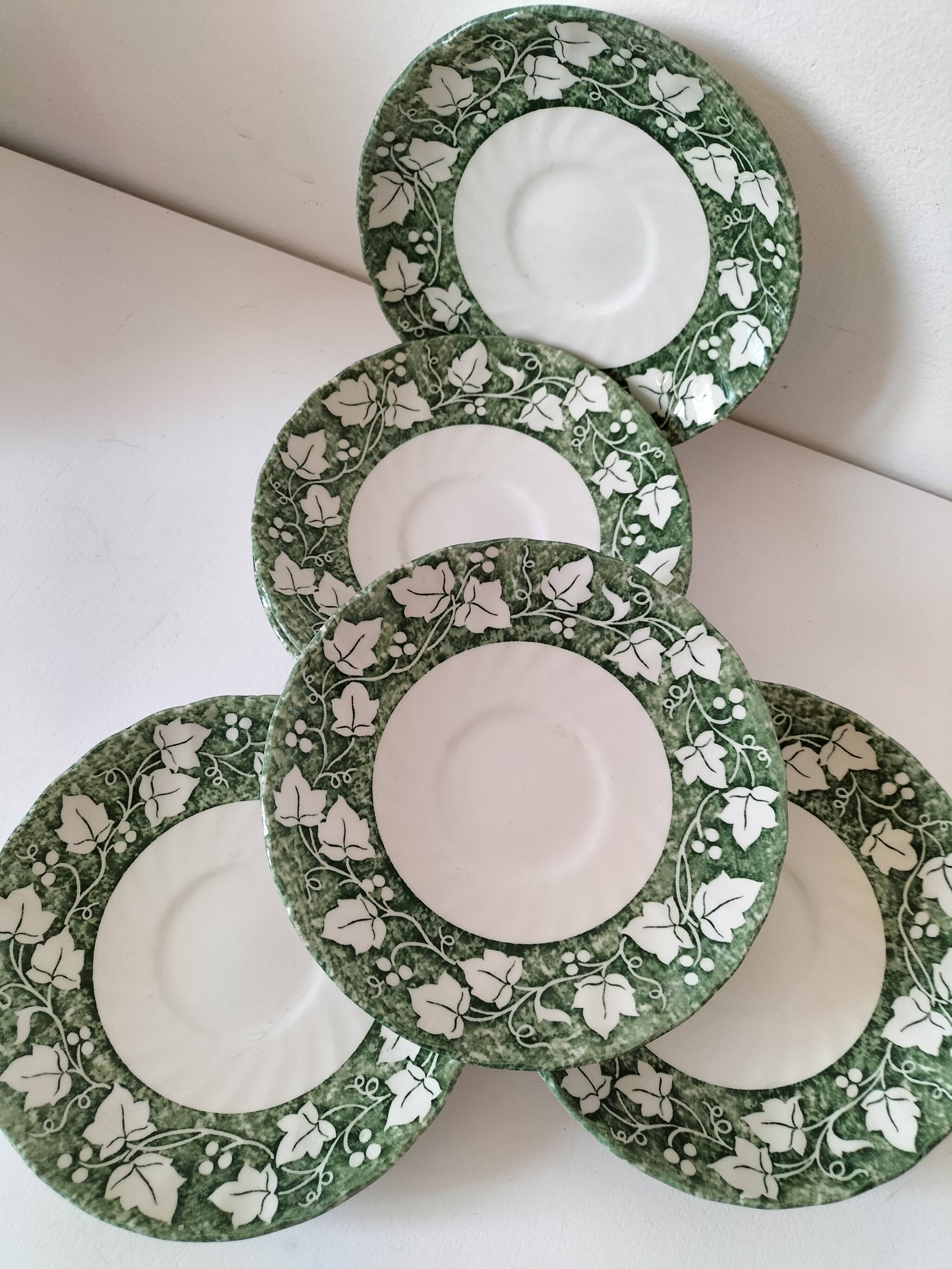 6 small Churchill "Verdigris" Staffordshire plates – 14 cm