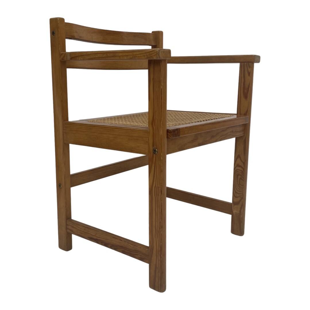 Vintage chair in webbing and pinewood from the 70s minimalist design