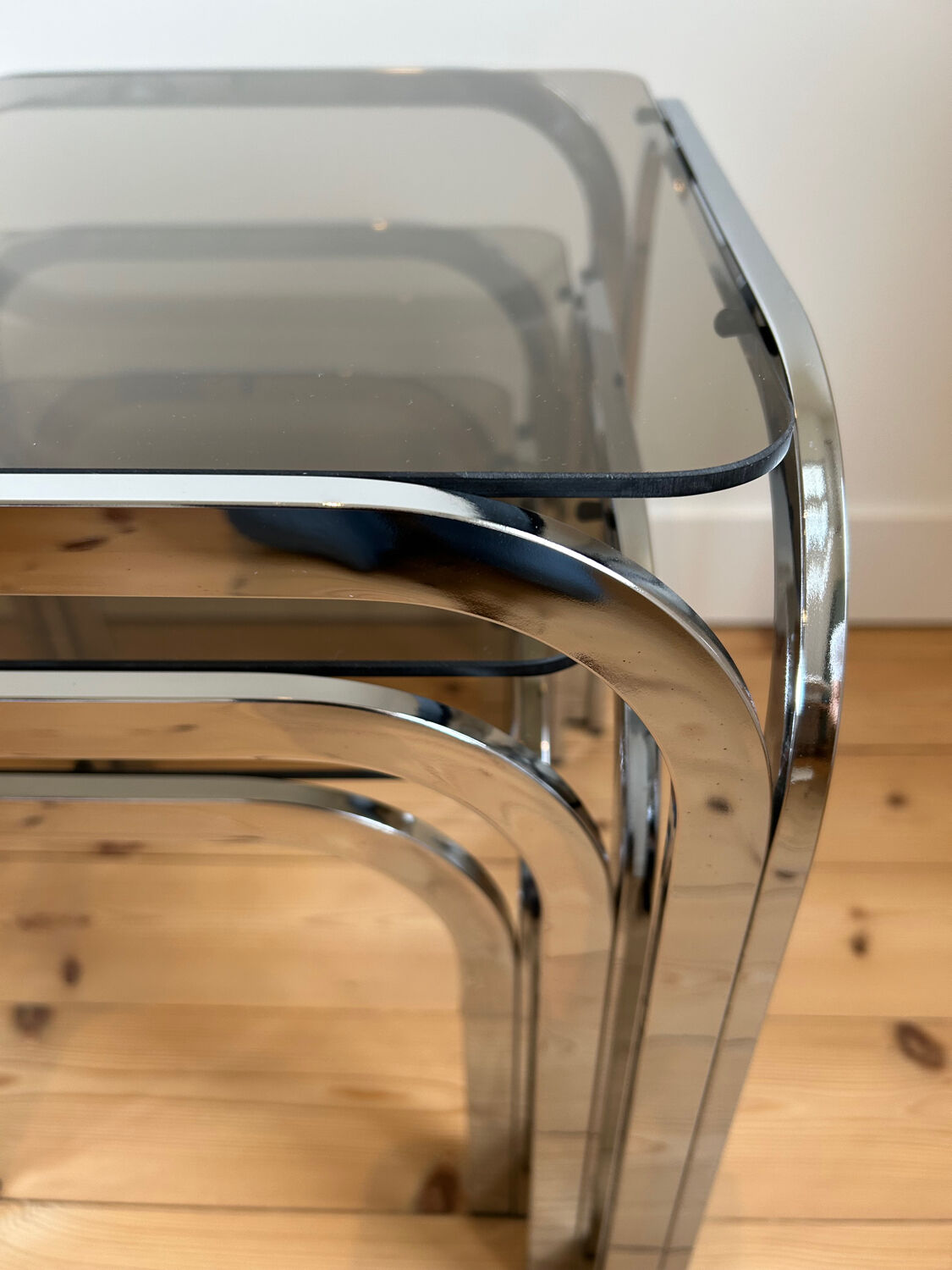 Set of 3 Roche Bobois nesting tables in smoked glass