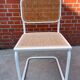 Chaise design Cesca modèle b32 en blanc
