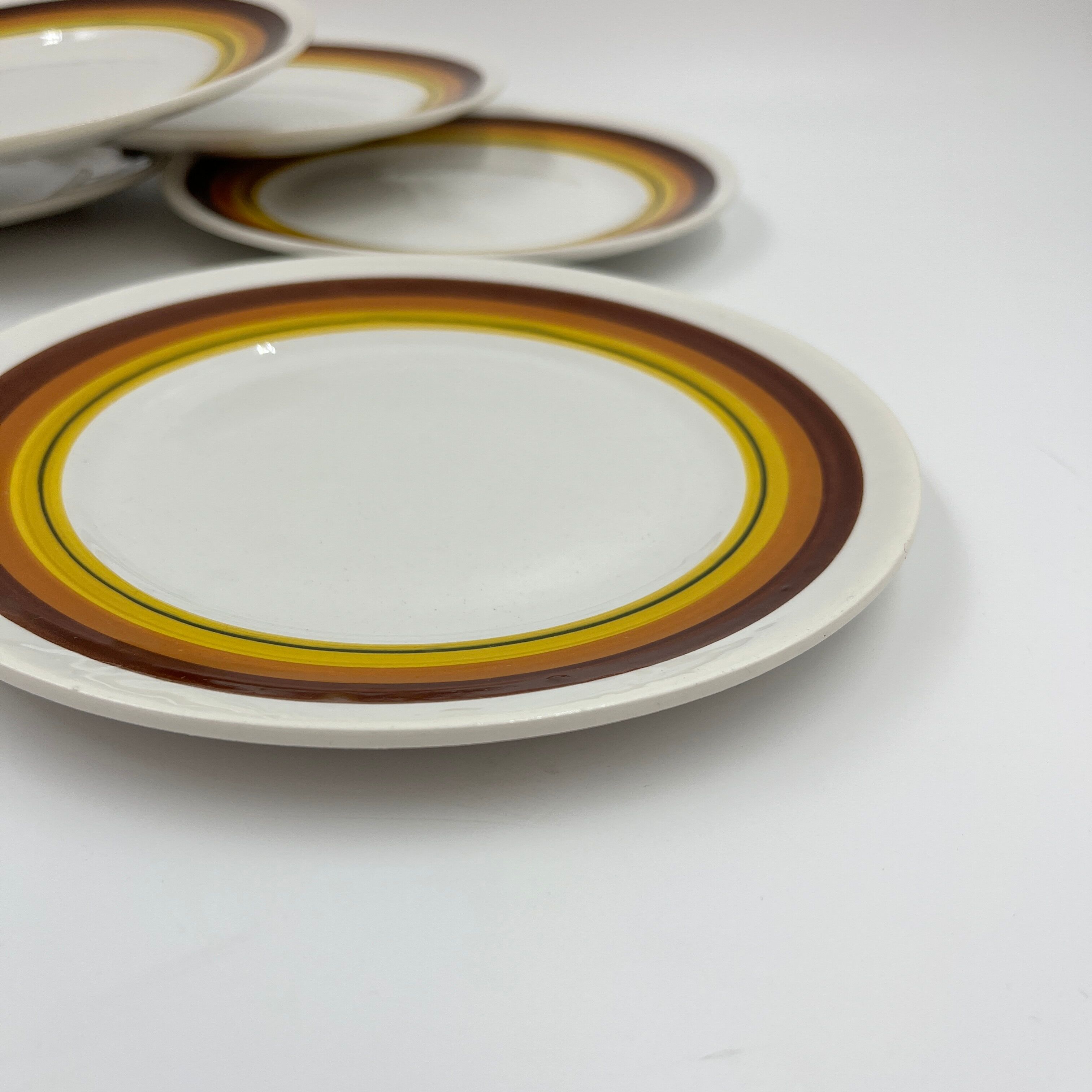 Set of dessert plates moulin des loups