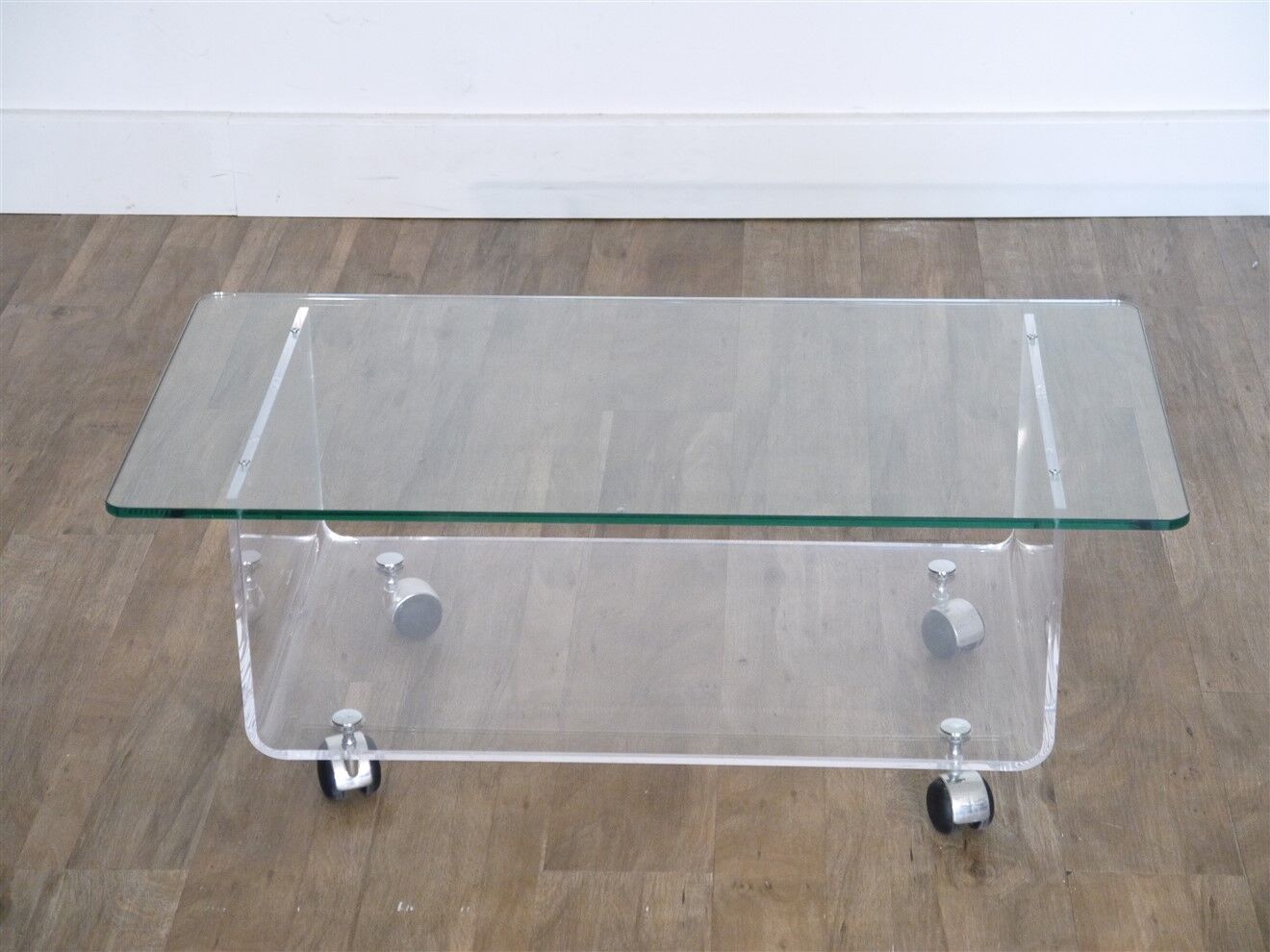 Table basse vintage en plexiglas et verre 1970