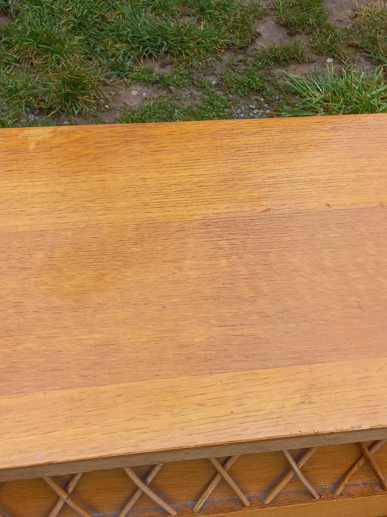 Vintage chest of drawers in light oak and rattan with tapered legs, 3 drawers from the 1950s.