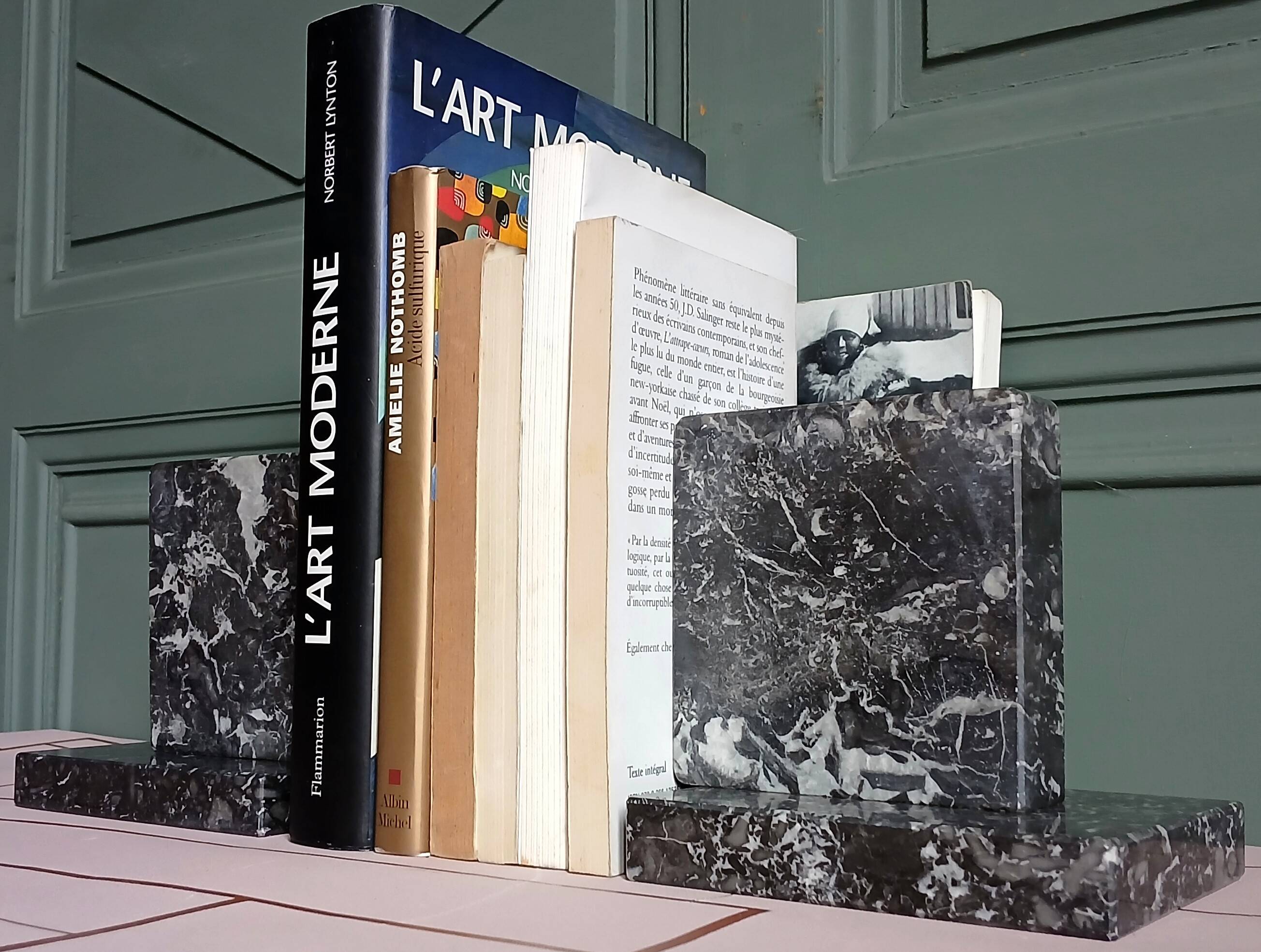 Minimalist black marble bookends