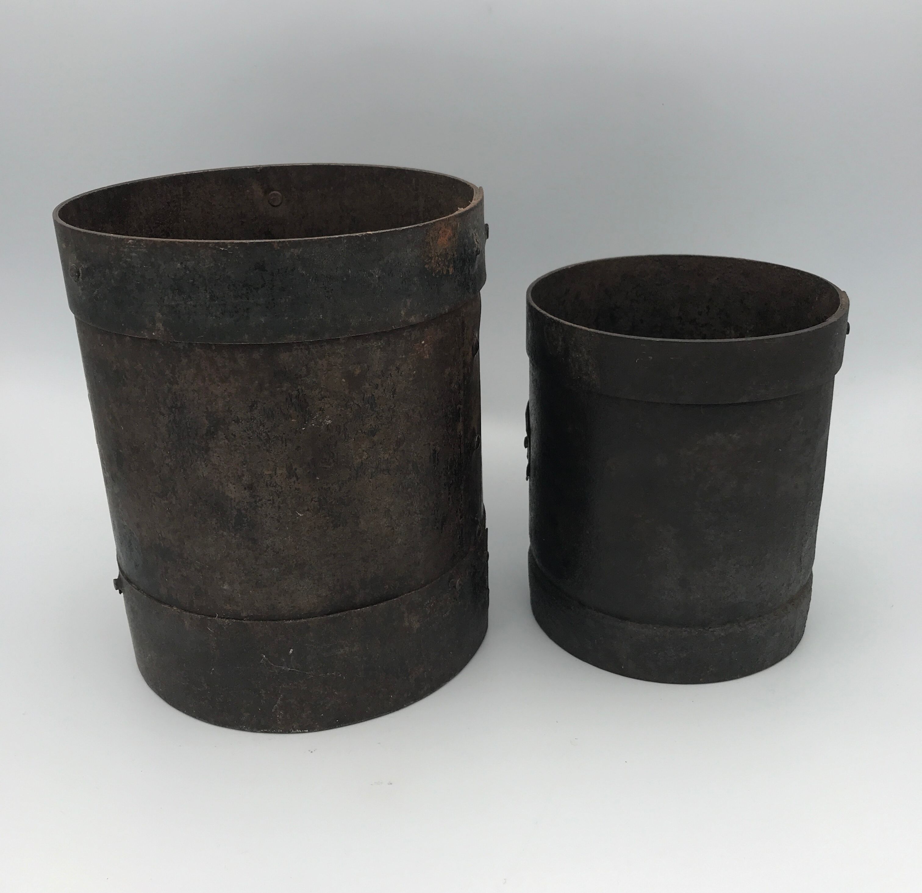 Set of 2 measures or grain pots double liter and liter in iron XlXh