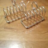 Set of two toast holders