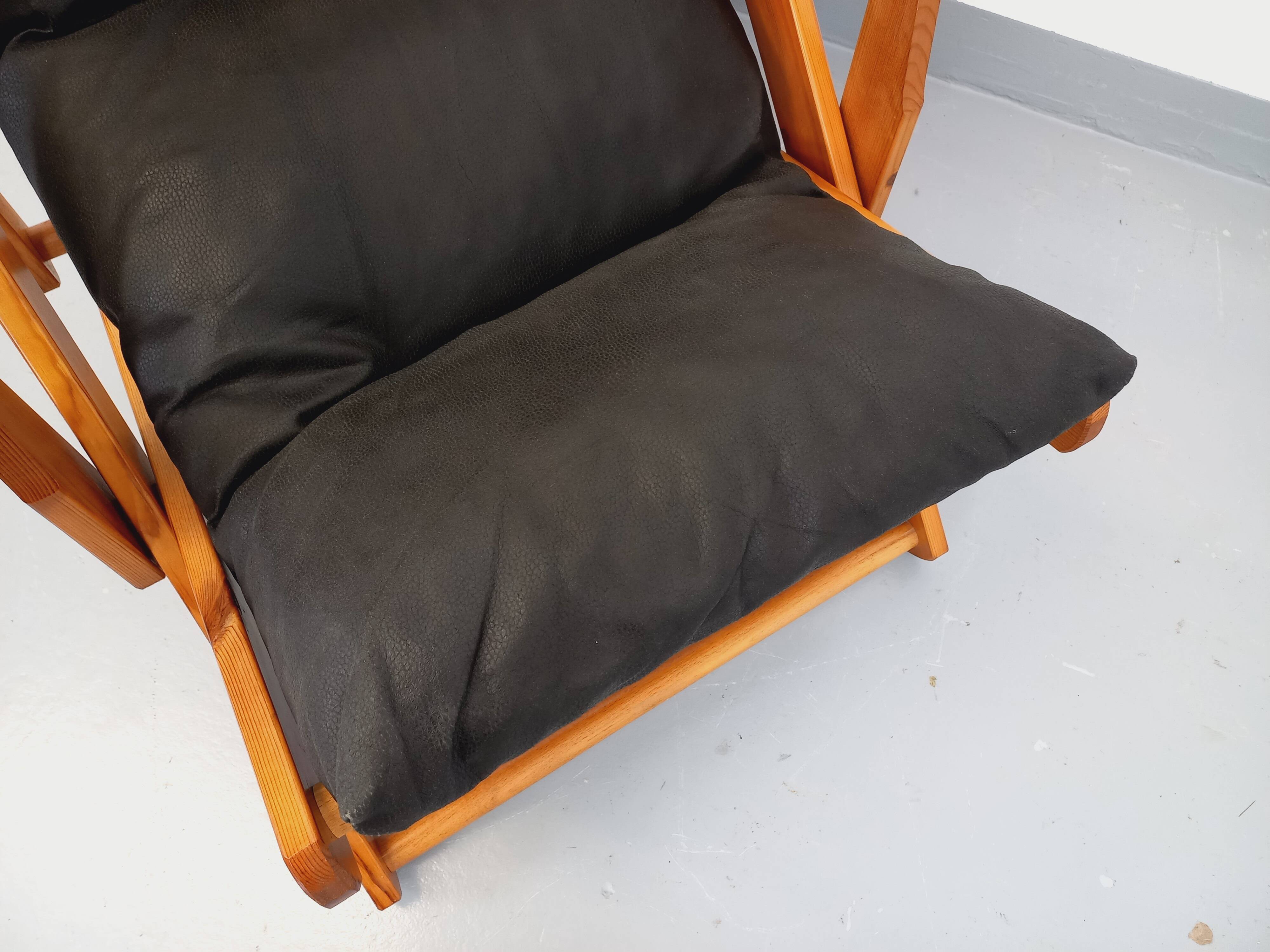 Vintage adjustable folding chaise longue armchair in pine and faux leather