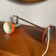 Lampe de bureau en métal laqué orange et chrome