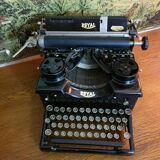 ROYAL typewriter