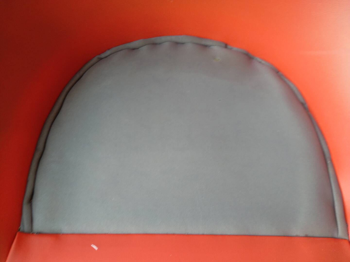 Chaise baquet vintage orange (plastique + cuir)