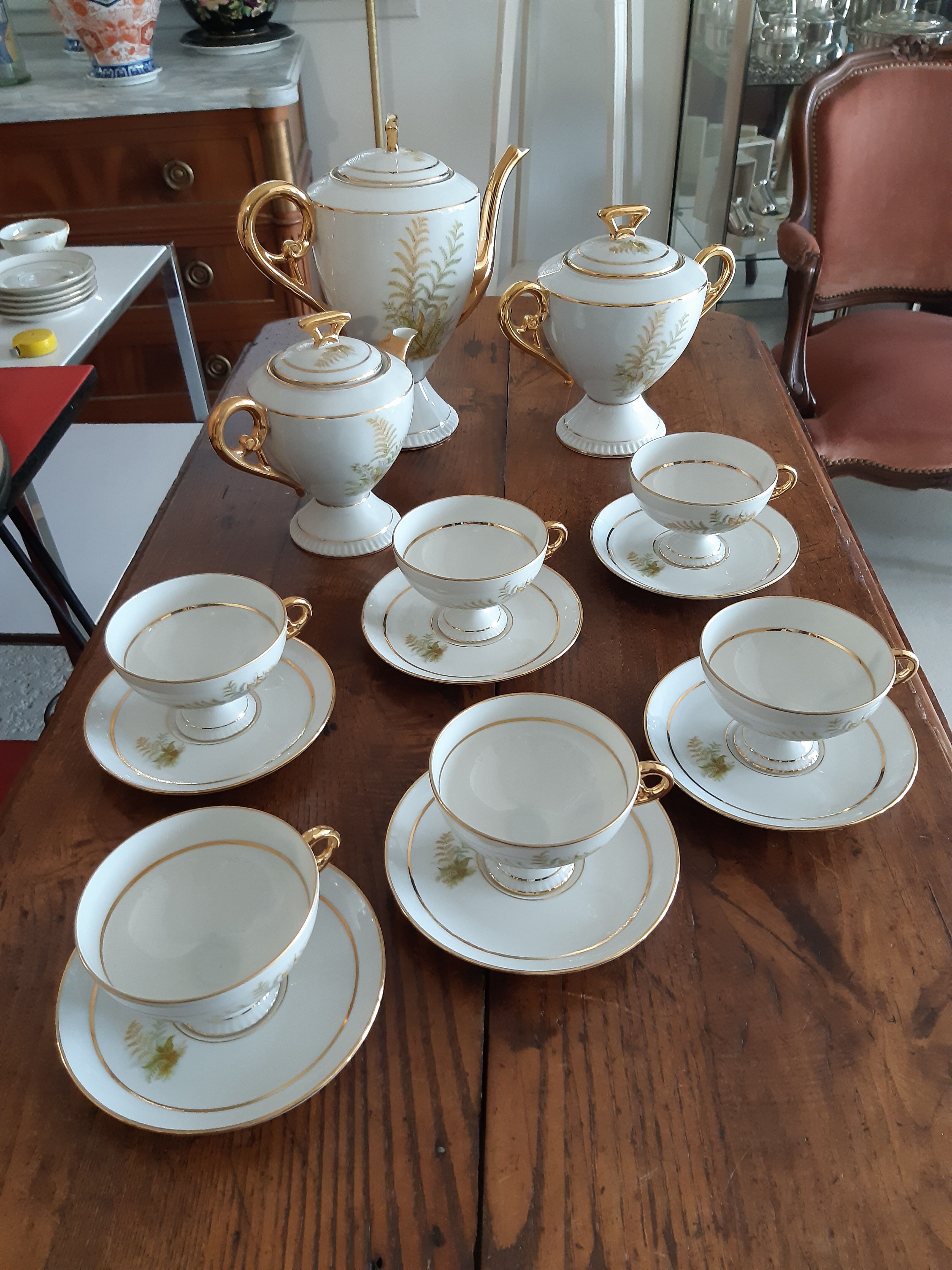 Coffee service in porcelain