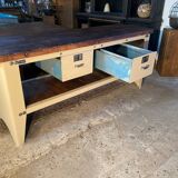 Industrial establishment Air Force Central island workbench