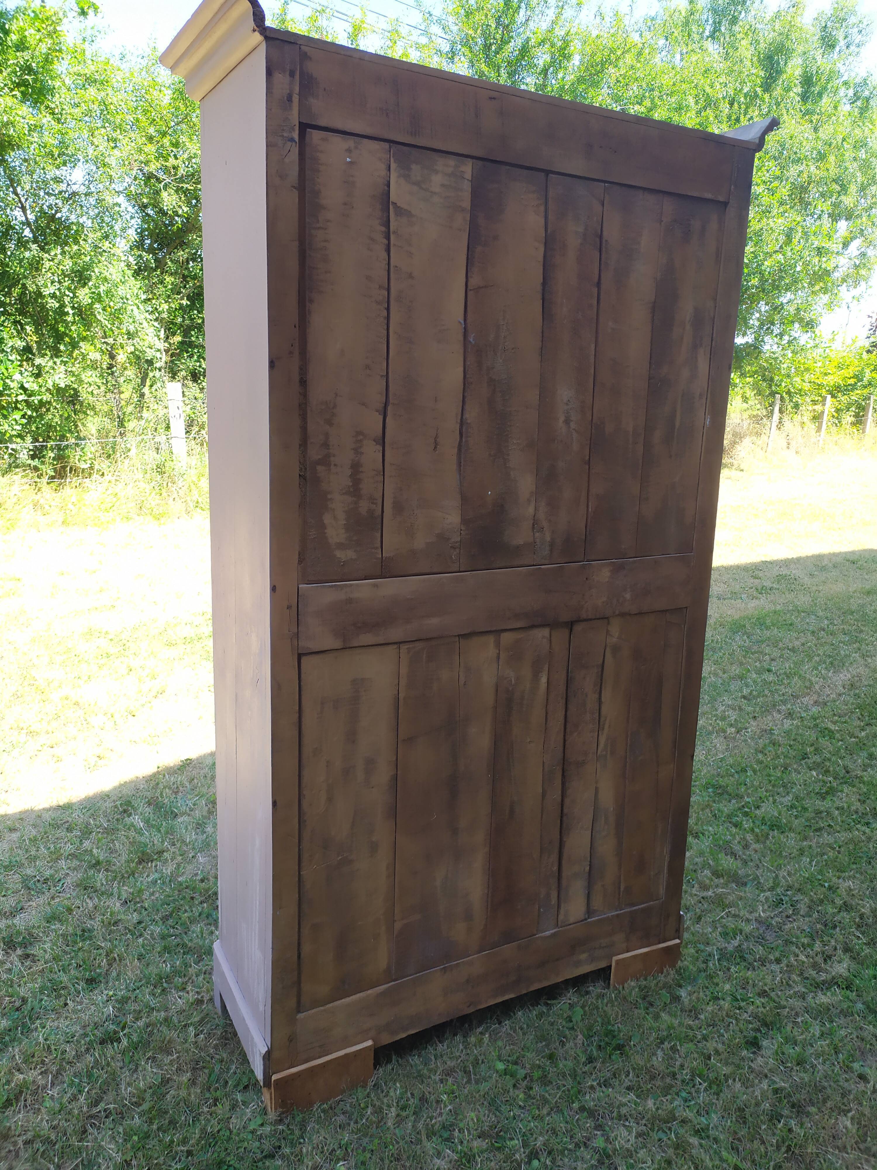 Armoire parisienne