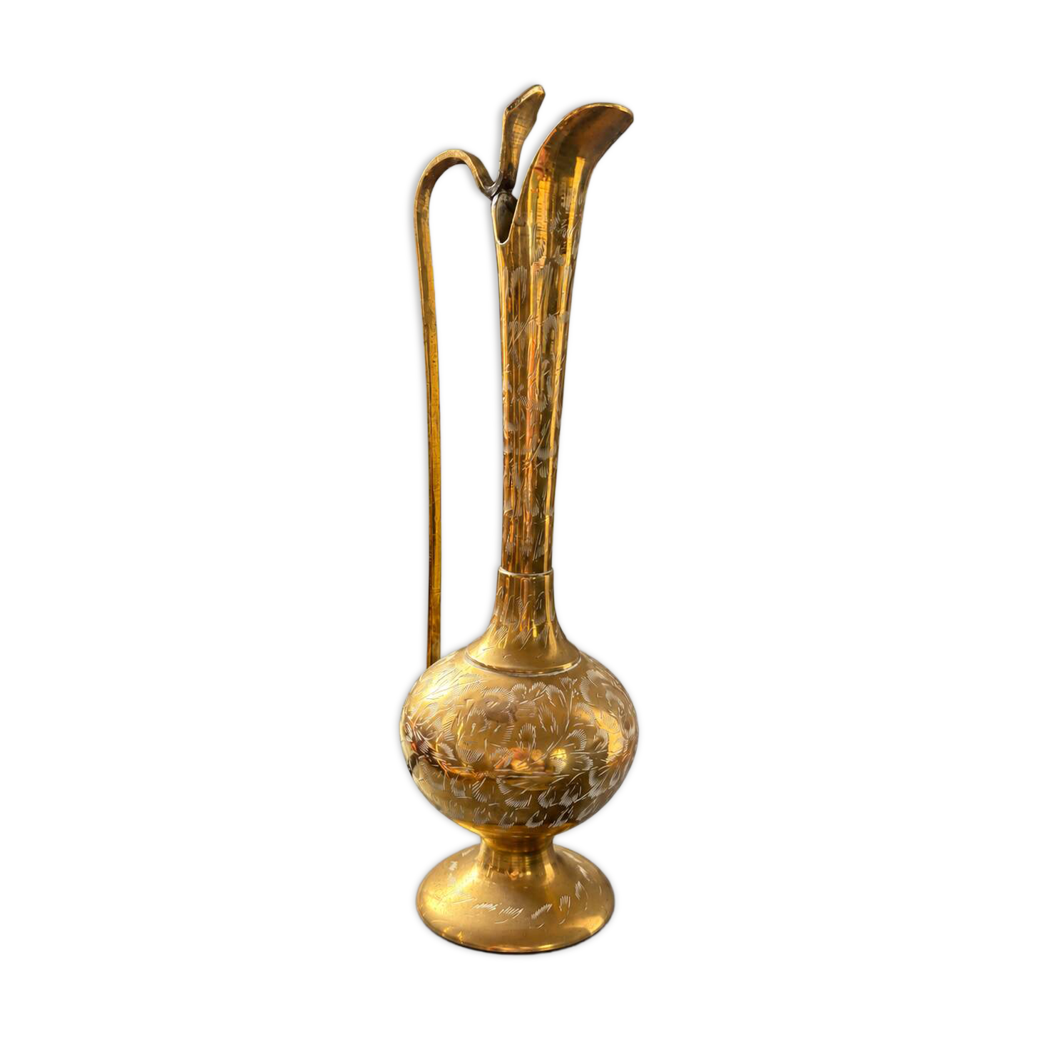 Aiguière en laiton doré