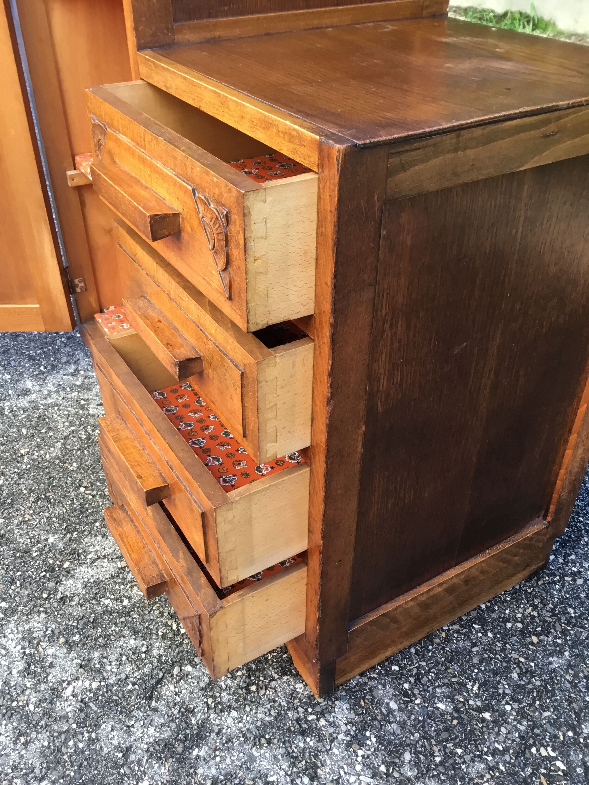 Commode asymétrique