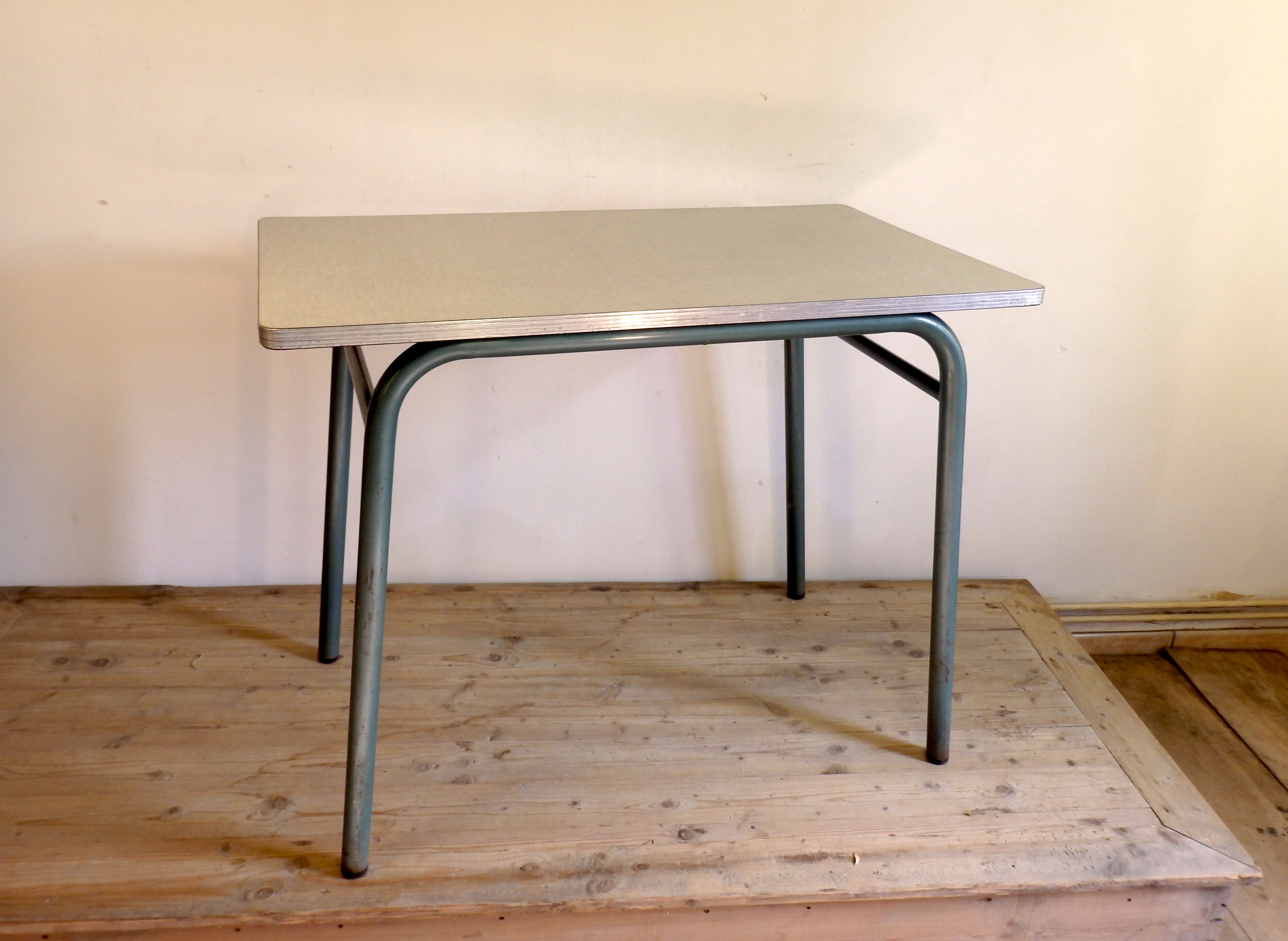 Canteen table