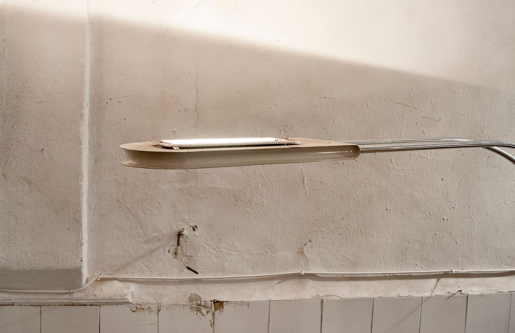 Floor lamp Gesture by Bruno Gecchelin for Sirrah Italia 1970s