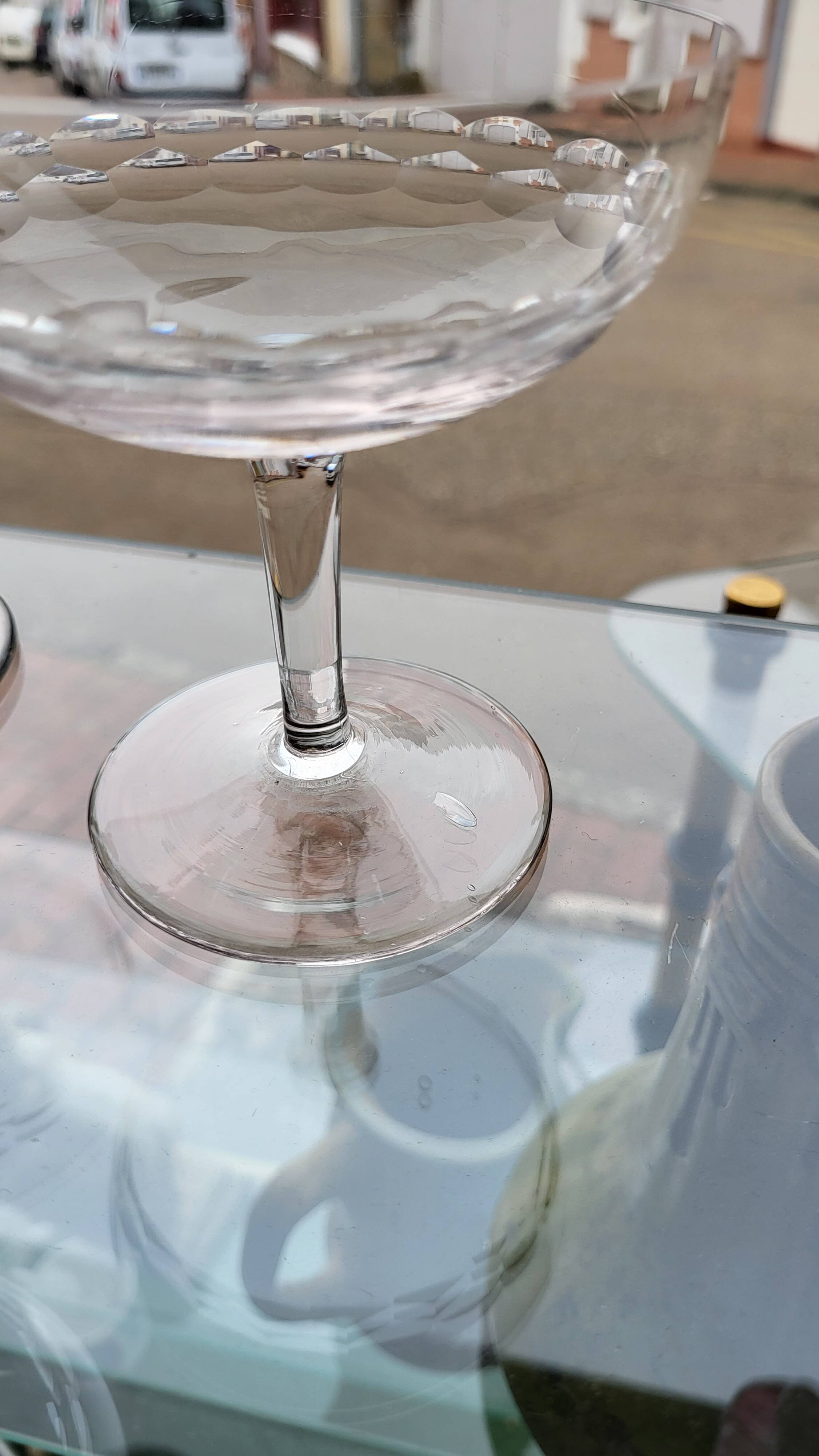 Set de 7 coupes à champagne en verre soufflé