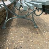 Bench made of metal and wood