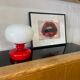 Red and white bedside lamp in opaline.