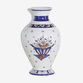 Small vase with a bavent