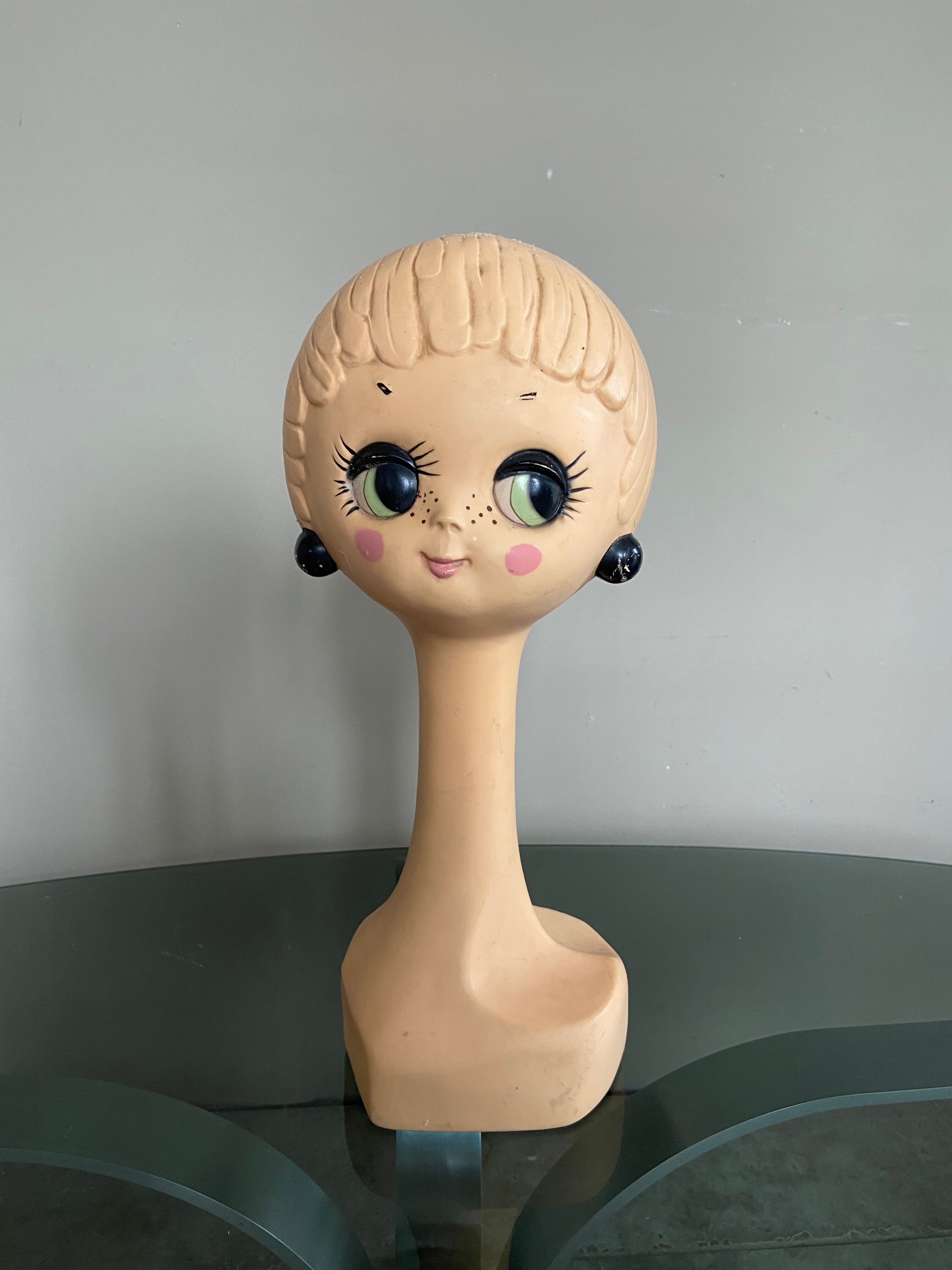 Twiggy hat head