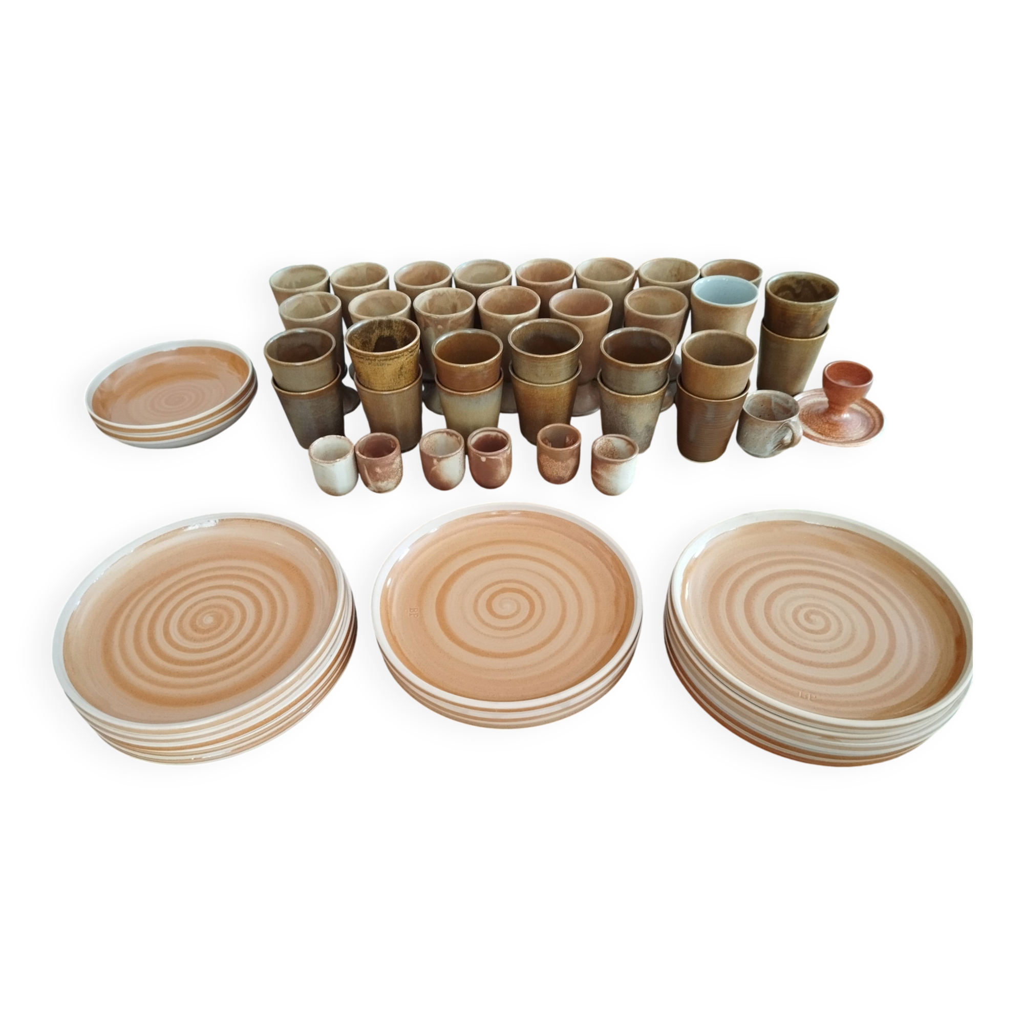 Set of stoneware dishes