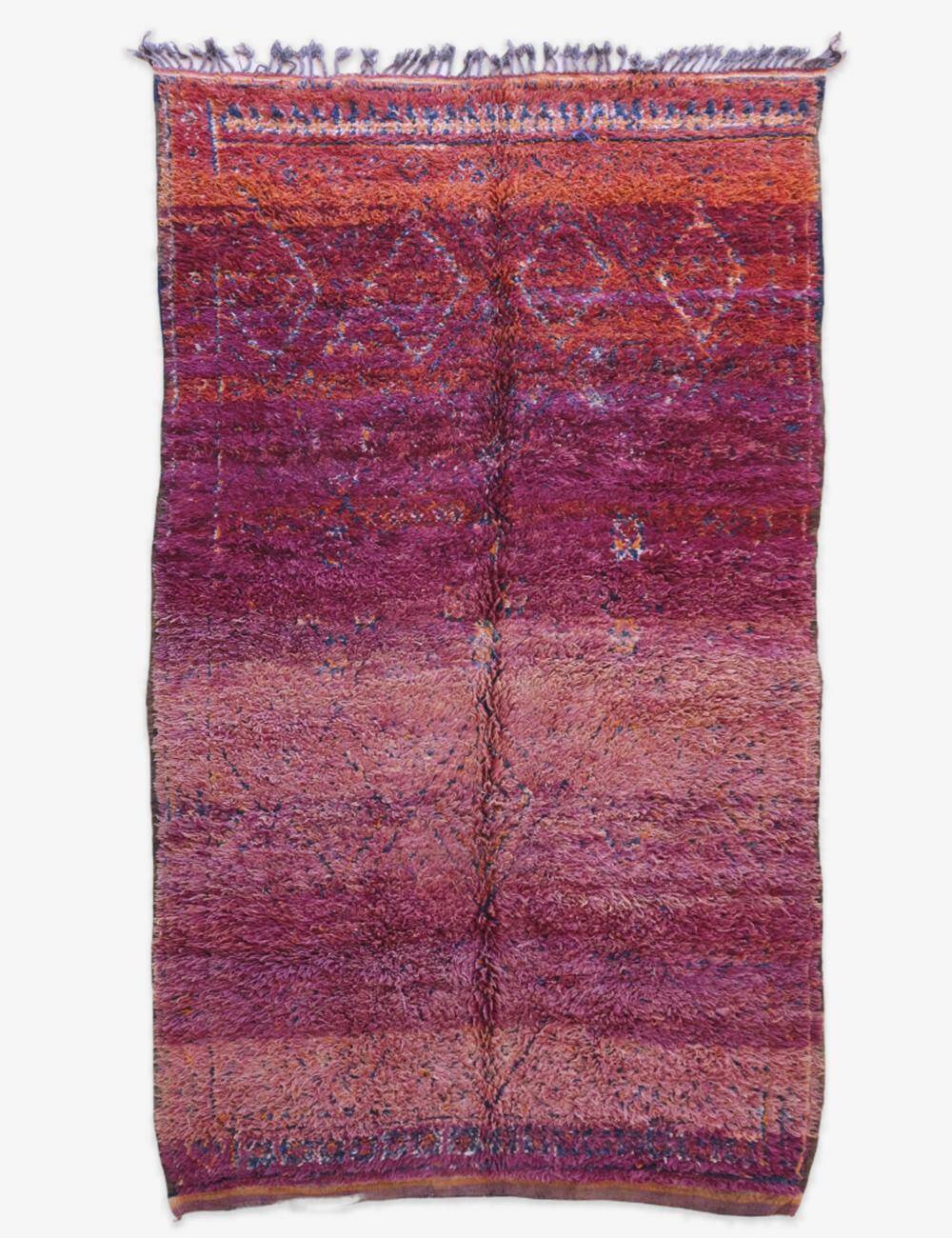 Vintage Collectible Rug - 317 x 179 cm