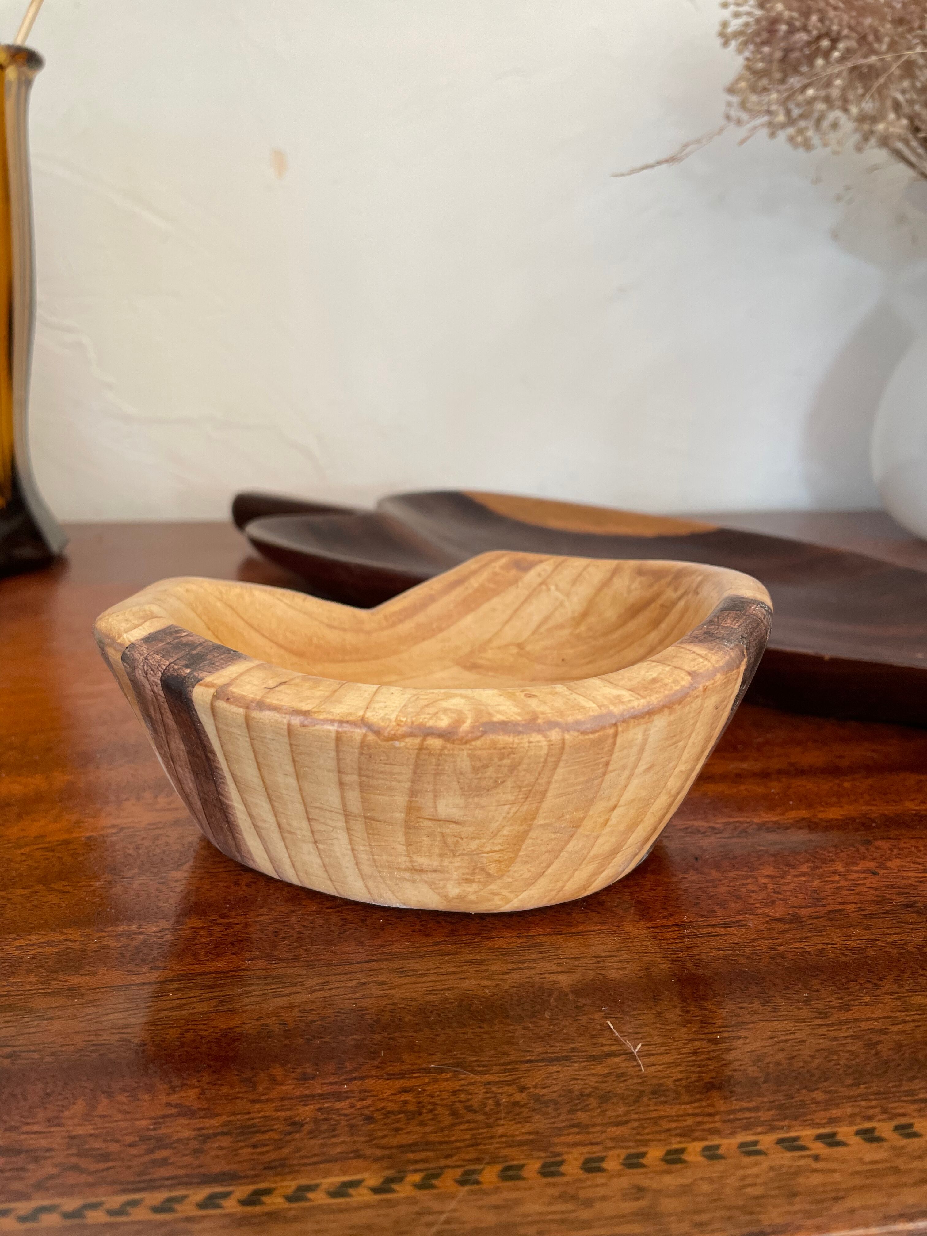 Wood-style ceramic ashtray