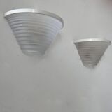 Pair of vintage white lacquered metal and sandblasted glass wall lights, Artemide Italy 1970