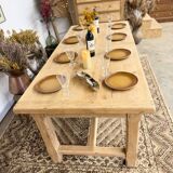 Solid oak farmhouse table with 2 central extensions