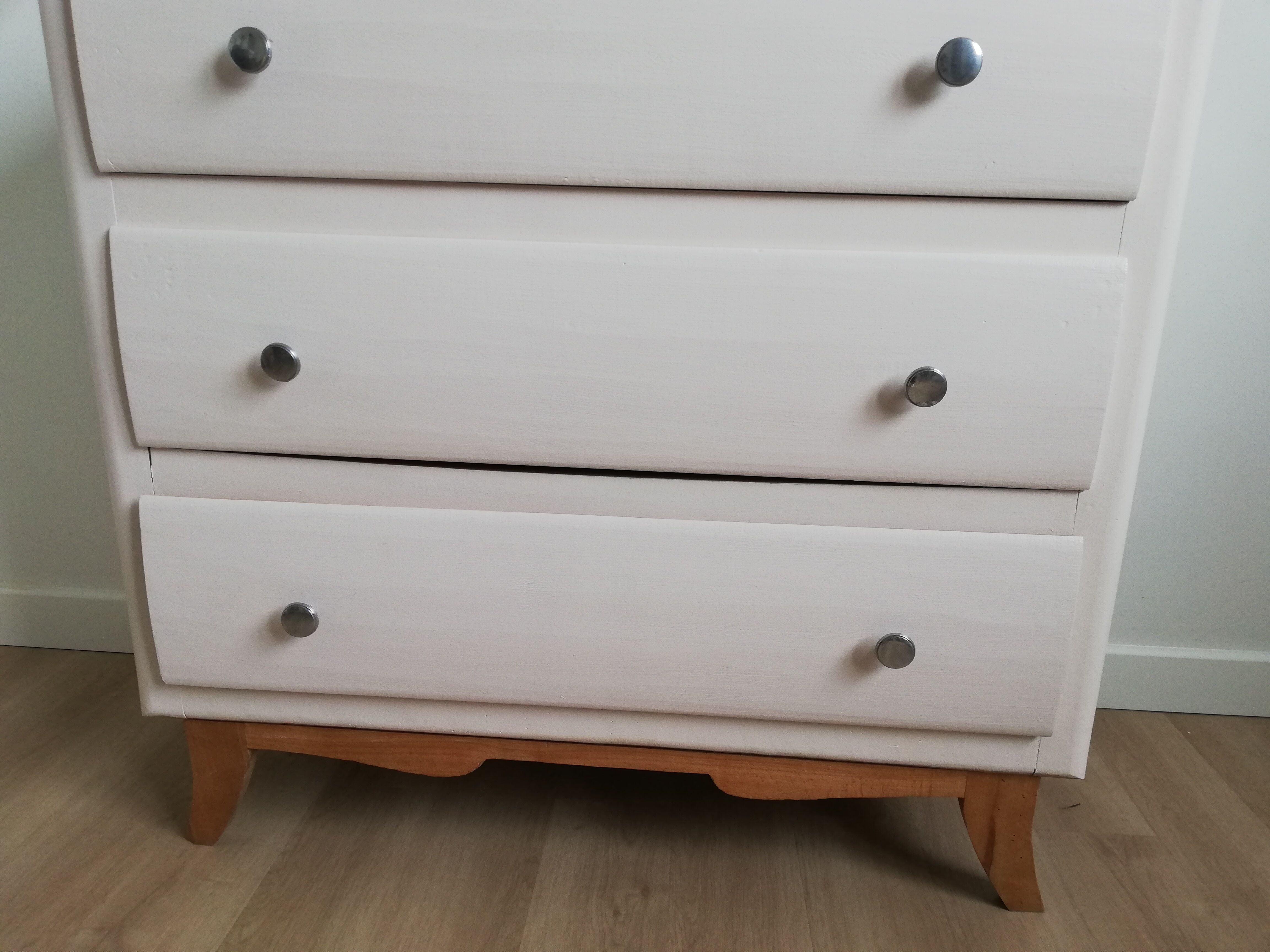 Vintage chest of drawers