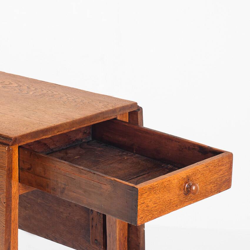 Vintage table with two folding leaves. Solid oak wood. France, 1940s