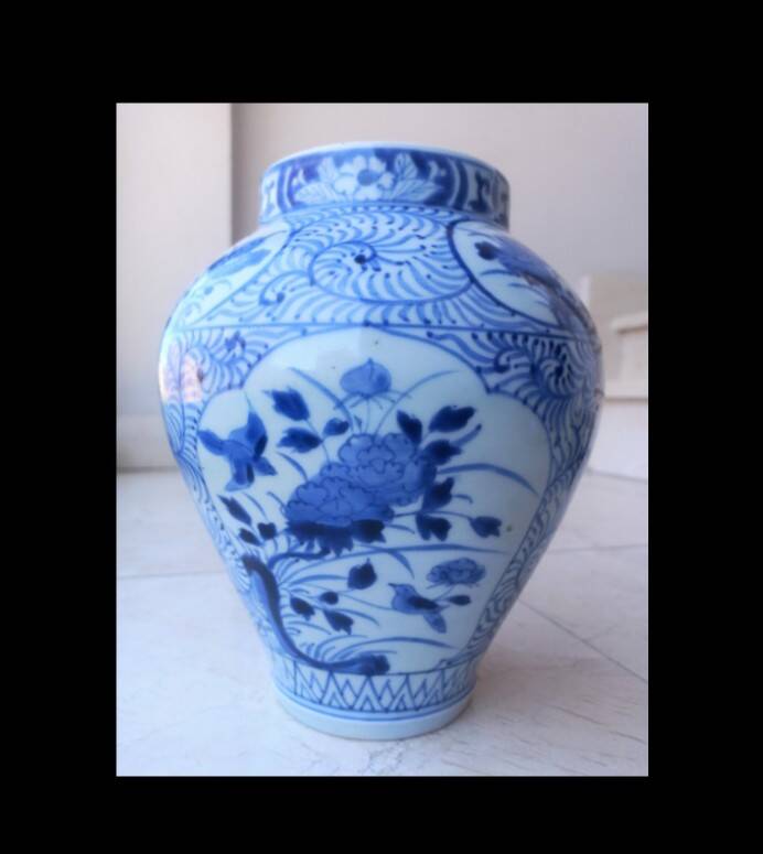Japanese Edo ble and white vase