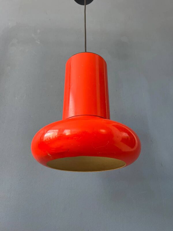 Lampe à suspension conique rouge vintage de l'ère spatiale
