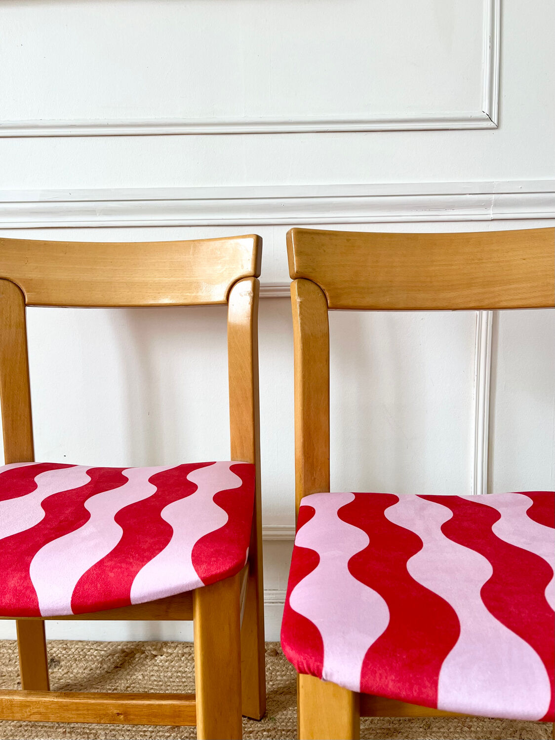 Paire de chaises en orme, années 1970