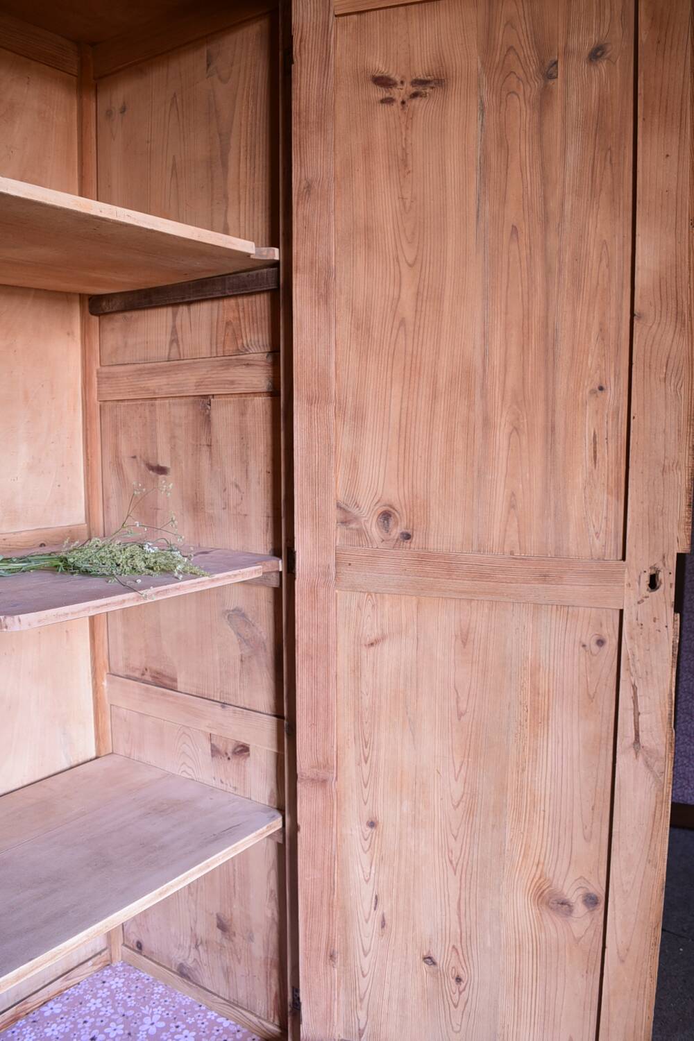 Armoire campagnarde